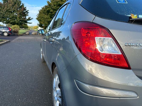 Opel Corsa Hatchback, Petrol, 2012, Brown