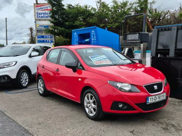 SEAT Ibiza MPV, Petrol, 2011, Red