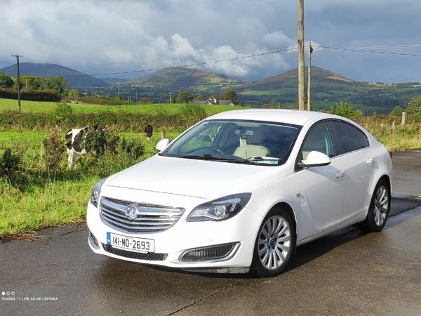 Vauxhall Insignia Hatchback, Diesel, 2014, White