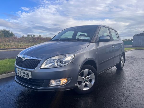 Skoda Fabia Hatchback, Petrol, 2012, Grey