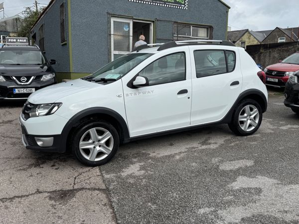 Dacia Sandero Stepway Hatchback, Diesel, 2015, White