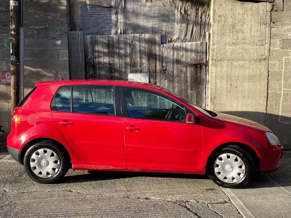 Volkswagen Golf Hatchback, Petrol, 2007, Red