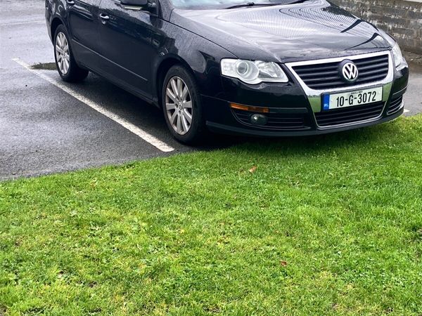 Volkswagen Passat Saloon, Diesel, 2010, Black