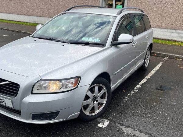 Volvo V50 Estate, Diesel, 2011, Silver