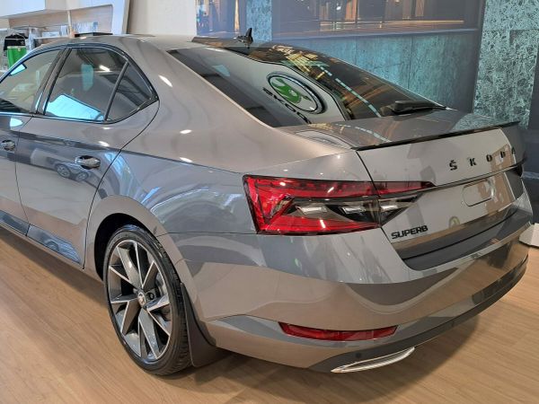Skoda Superb Saloon, Diesel, 2023, Grey