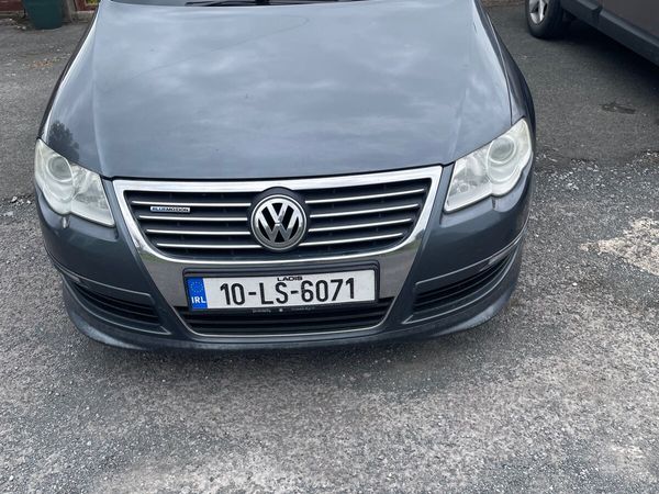 Volkswagen Passat Saloon, Diesel, 2010, Grey