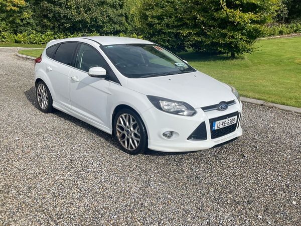 Ford Focus Hatchback, Petrol, 2012, White
