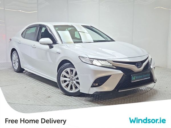 Toyota Camry Saloon, Petrol Hybrid, 2019, White