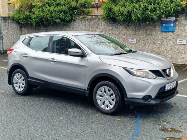 Nissan Qashqai Hatchback, Diesel, 2015, Silver