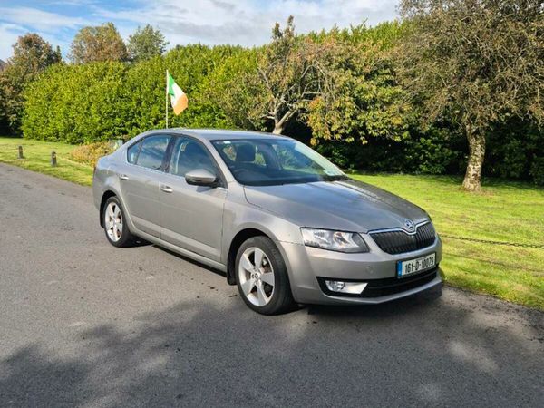 Skoda Octavia Saloon, Diesel, 2016, Beige