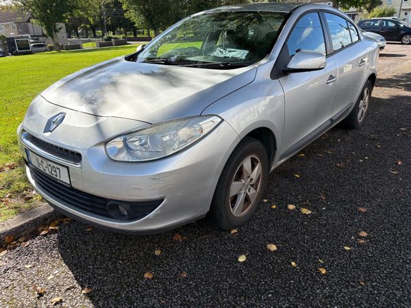 Renault Fluence Saloon, Diesel, 2011, Silver