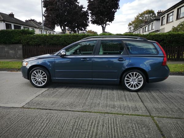 Volvo V50 Estate, Diesel, 2010, Blue