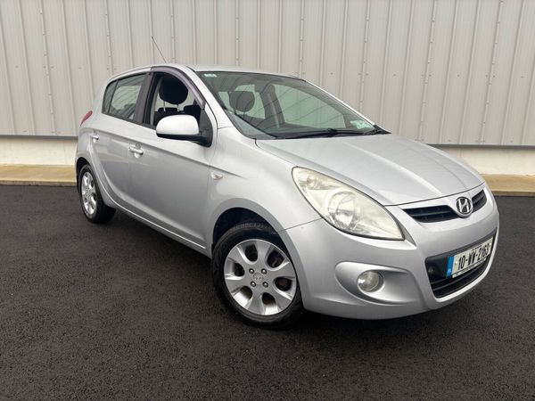 Hyundai i20 Hatchback, Petrol, 2010, Silver