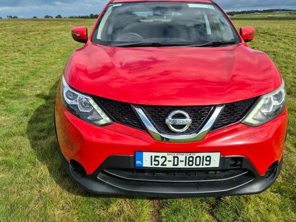 Nissan Qashqai Hatchback, Diesel, 2015, Red