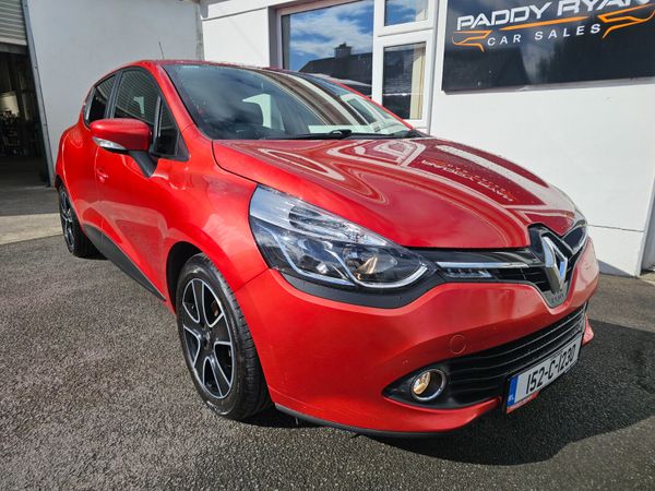 Renault Clio Hatchback, Petrol, 2015, Red