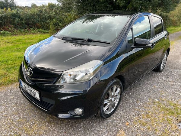 Toyota Yaris Hatchback, Petrol, 2012, Black