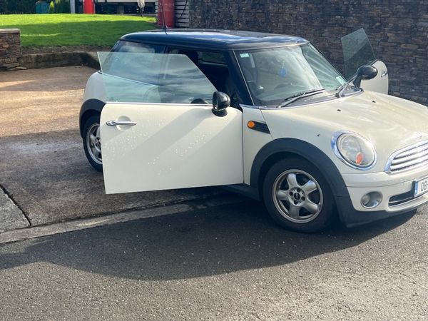Mini Cooper Hatchback, Petrol, 2008, White