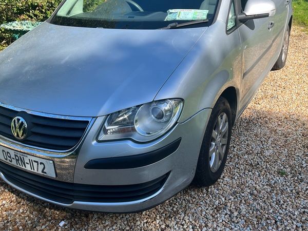 Volkswagen Touran MPV, Diesel, 2009, Silver