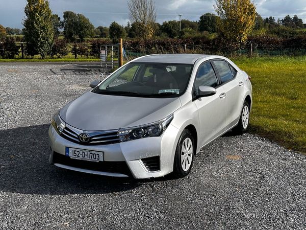 Toyota Corolla Saloon, Diesel, 2015, Silver