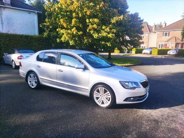 Skoda Superb Hatchback, Diesel, 2013, Silver
