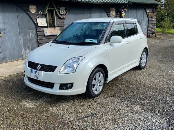 Suzuki Swift Hatchback, Petrol, 2009, White