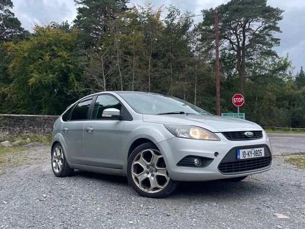 Ford Focus Hatchback, Petrol, 2010, Silver