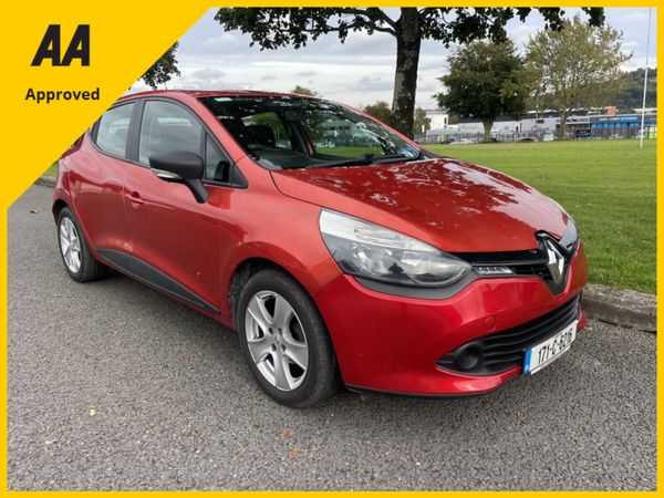 Renault Clio Hatchback, Petrol, 2017, Red