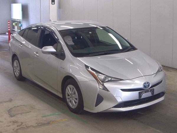 Toyota Prius Hatchback, Petrol Hybrid, 2017, Silver