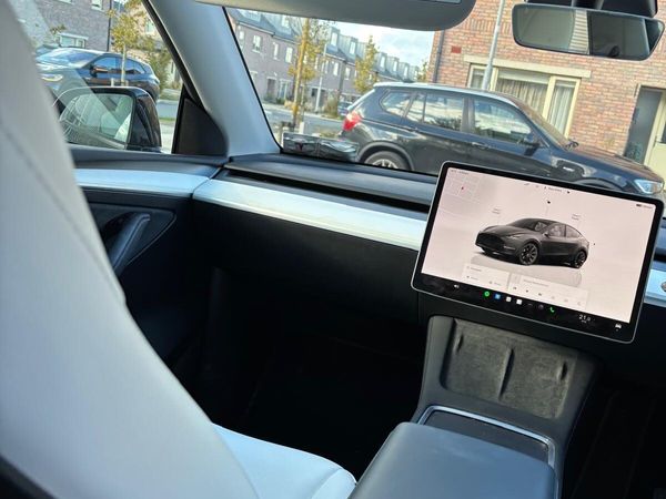 Tesla Model Y MPV, Electric, 2023, Black