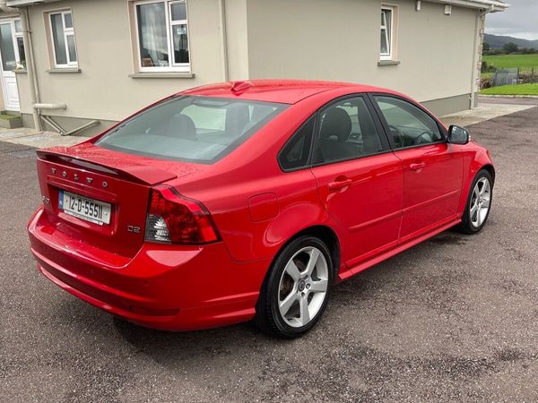 Volvo S40 Saloon, Diesel, 2012, Red