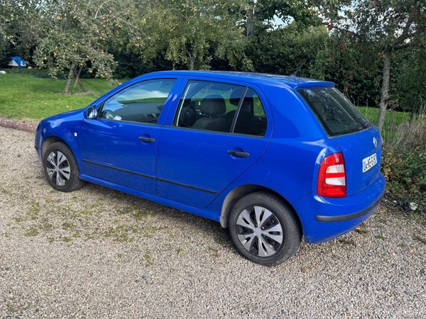 Skoda Fabia Hatchback, Petrol, 2004, Blue