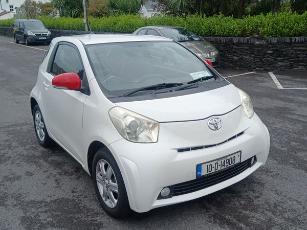 Toyota iQ Hatchback, Petrol, 2010, White