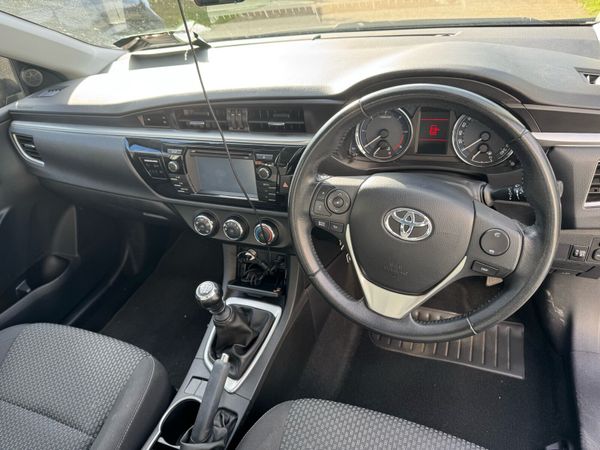 Toyota Corolla Saloon, Diesel, 2014, Black