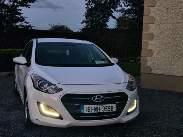 Hyundai i30 Hatchback, Diesel, 2016, White