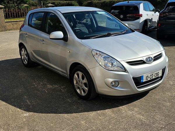 Hyundai i20 Hatchback, Petrol, 2010, Silver