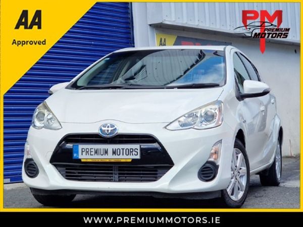 Toyota Aqua Hatchback, Petrol Hybrid, 2017, White