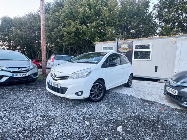 Toyota Yaris Hatchback, Petrol, 2013, White