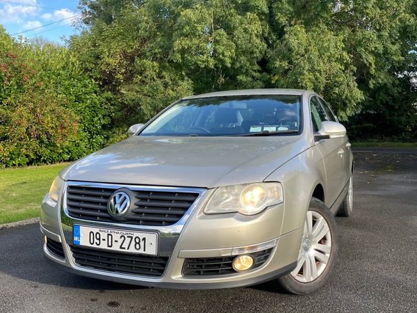 Volkswagen Passat Saloon, Petrol, 2009, Beige