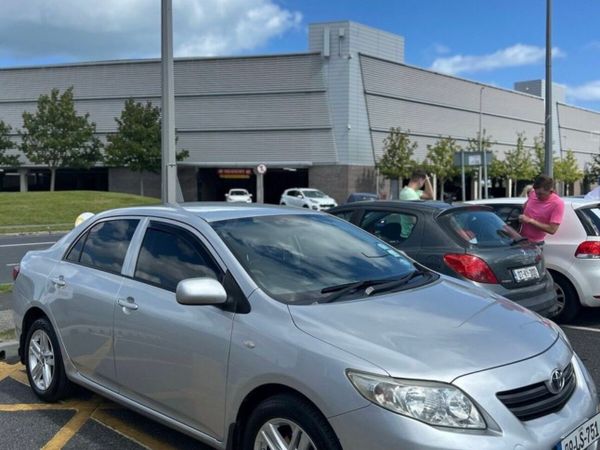 Toyota Corolla Saloon, Diesel, 2009, Silver