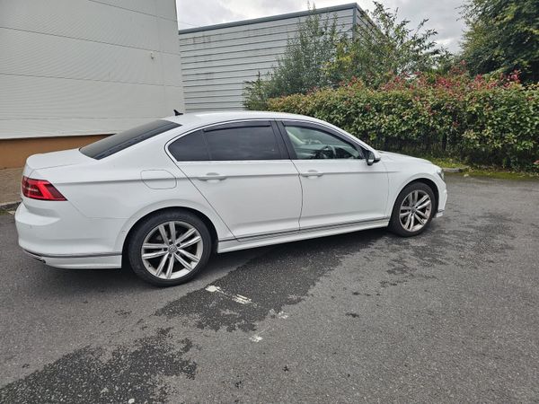 Volkswagen Passat Saloon, Diesel, 2016, White