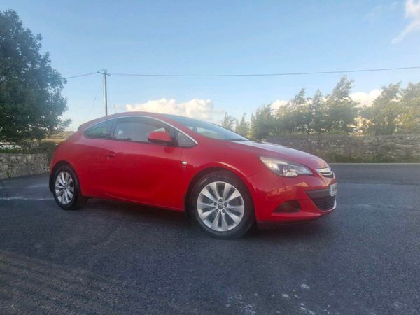 Opel Astra Hatchback, Diesel, 2014, Red