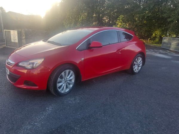 Opel Astra Hatchback, Diesel, 2014, Red
