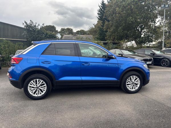 Volkswagen T-Roc Estate, Diesel, 2022, Blue