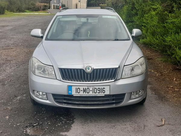 Skoda Octavia Estate, Diesel, 2010, Silver