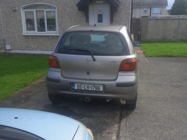 Toyota Yaris Hatchback, Petrol, 2005, Grey