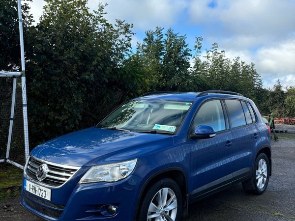 Volkswagen Tiguan SUV, Diesel, 2011, Blue