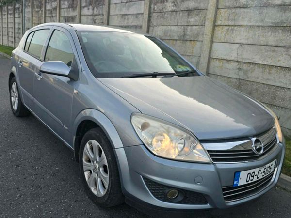 Opel Corsa Hatchback, Petrol, 2007, Red