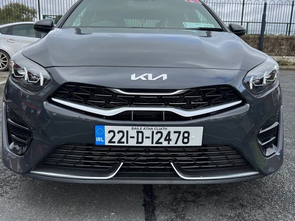 Kia Ceed Hatchback, Petrol, 2022, Grey