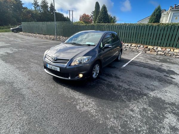 Toyota Auris Hatchback, Diesel, 2011, Grey