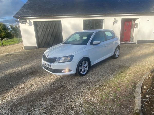 Skoda Fabia Hatchback, Petrol, 2017, White